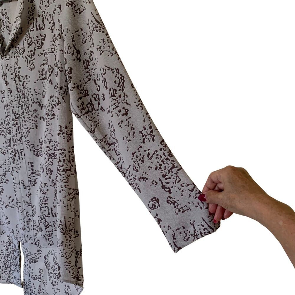 Rose + Olive Grey Animal Print Blouse Tunic Long Sleeve Size XS - Picture 5 of 11